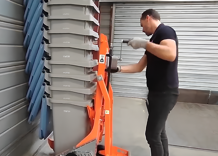 Chariot de manipulation télescopique